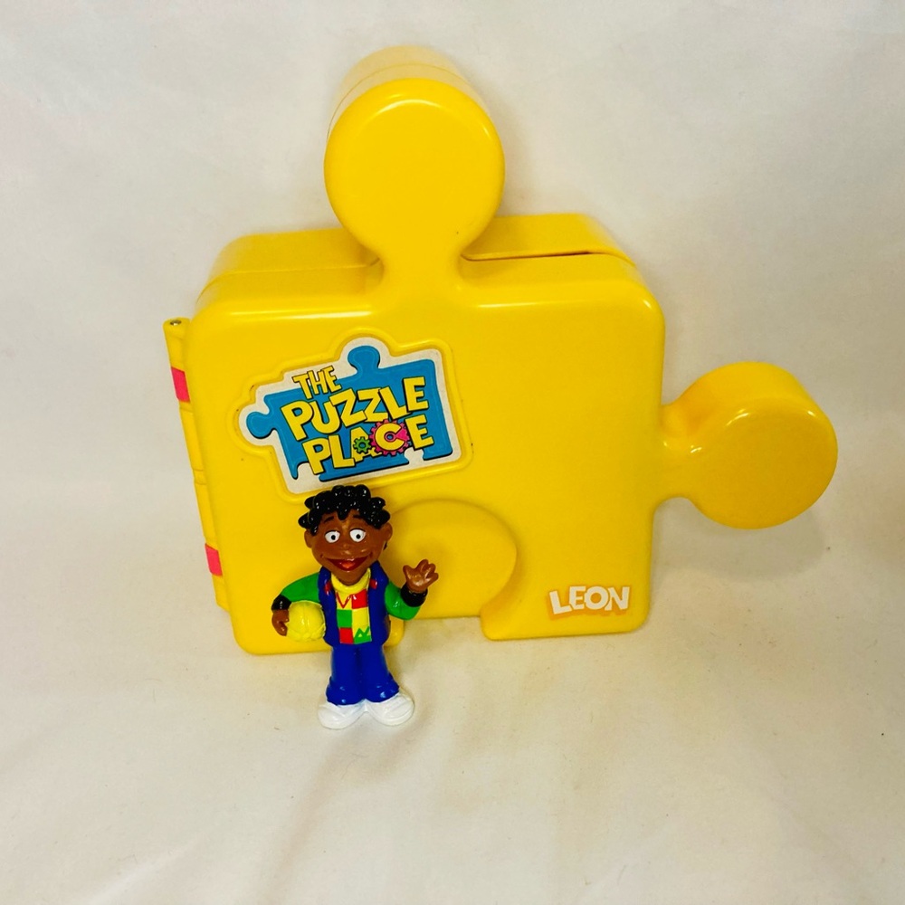 The Puzzle Place Leon Portable Mini Playhouse Puzzle Toy Vintage PBS – Complete